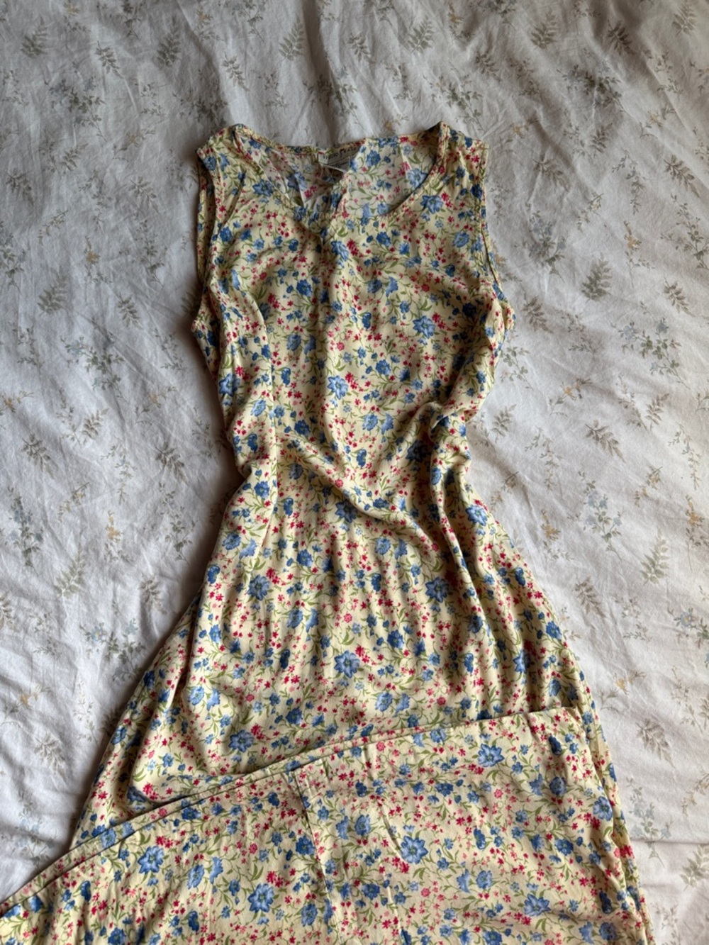 Spring floral midi dress size 6 in great condition